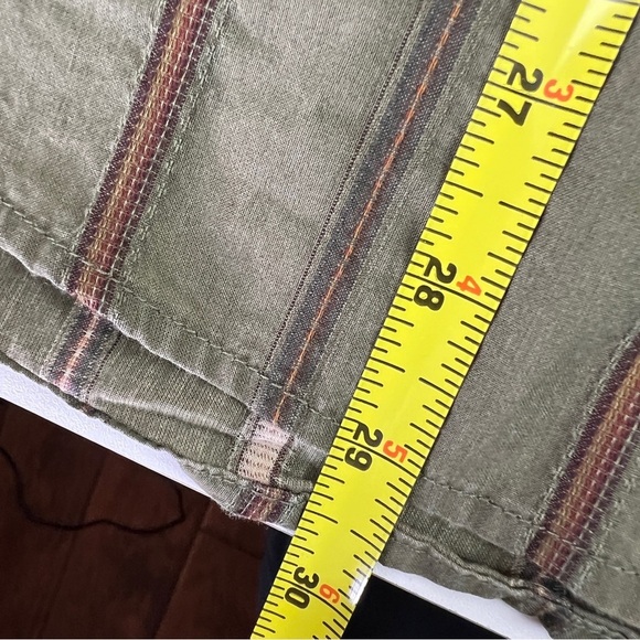 Men's Columbia Green Casual Button Down Shirt - Picture 7 of 9